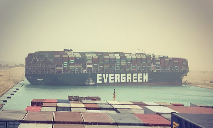 Kênh đào Suez bịt kín vì tàu Evergreen gặp nạn