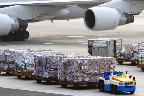 Ngoài cung cấp dịch vụ gửi hàng, Cần Thơ Logistics còn cung cấp
