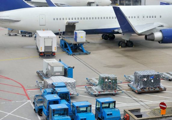 Hàng nhẹ nhưng cước vẫn cao? Giải mã Volume Weight trong vận chuyển quốc tế 
